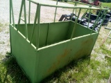 GREEN SQUARE BALE FEEDER