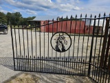 16' BI PARTING HORSE ENTRANCE GATES WITH POSTS (8' EACH)