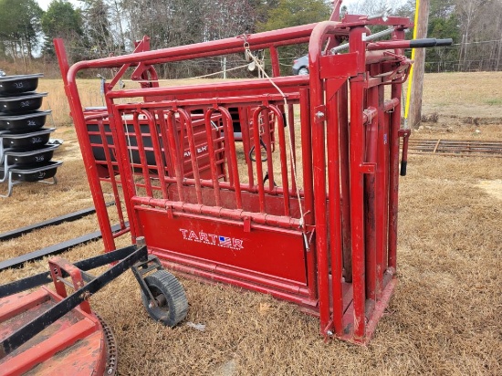 TARTER CATTLE MASTER SERIES 3 WORKING CHUTE WITH AUTO HEAD GATE | Farm ...