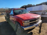 1993 CHEVROLET 3500 FLATBED TRUCK, 2WD, MILES SHOWING 179,133, 5 SPEED WITH