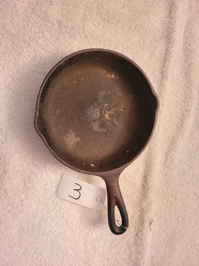 CAST IRON #3 6IN SKILLET, SELLS ABSOLUTE-ROBERTS ESTATE-PICKUP IN WHITWELL,