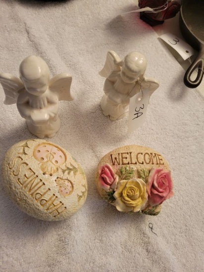SALT SHAKERS AND DOOR STOPS , SELLS ABSOLUTE-ROBERTS ESTATE-PICKUP IN WHITW