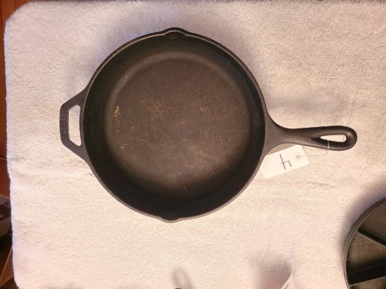 CAST IRON LODGE 10IN SKILLET, SELLS ABSOLUTE-ROBERTS ESTATE-PICKUP IN WHITW