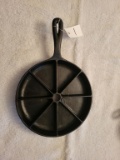 CAST IRON CORN BREAD SKILLET,SELLS ABSOLUTE-ROBERTS ESTATE-PICKUP IN WHITWE