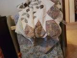 QUILT STAND WITH QUILTS (4)