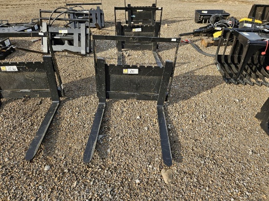 2025 UNUSED MINI SKID STEER 2 1/2' FORKS SN:C46041, SELLS ABSOLUTE
