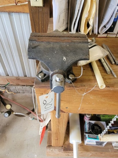 SMALL VISE