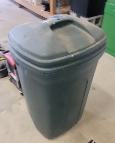 40 GALLON TRASH CAN