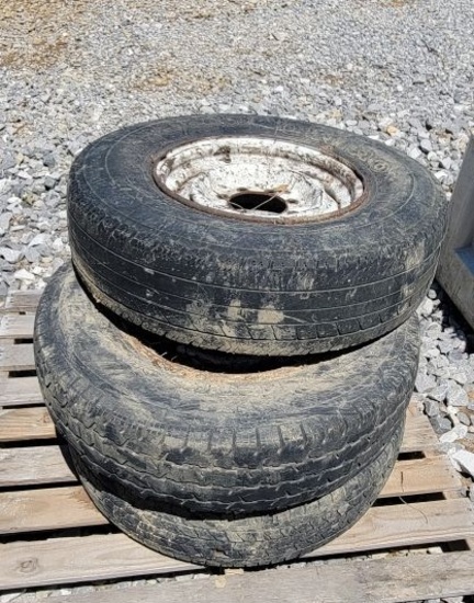 235/85 R16 WHEELS AND TIRES (3)