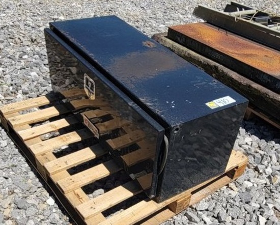 TRACTOR SUPPLY UNDER MOUNT TOOL BOX 48X18X18