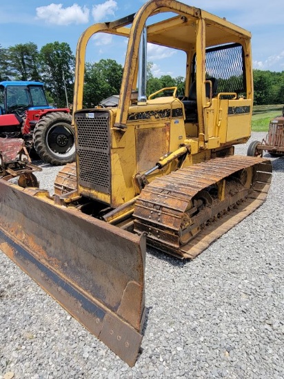 JOHN DEERE 450G CRAWLER DOZER, S: T0450GW762706, HOURS SHOWING: 1749, RUNS/