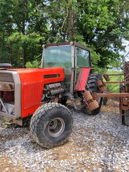 MASSEY FERGUSON TRACTOR, PERKINS V8 DIESEL, ALMOST NEW 20.8 X 38 FIRESTONE, NOT RUNNING, S: 9R00I479