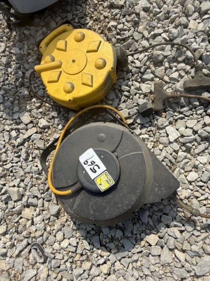 (2) RETRACTABLE ELECTRICAL CHORDS