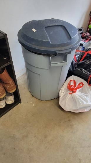 35 GALLON TRASH CAN