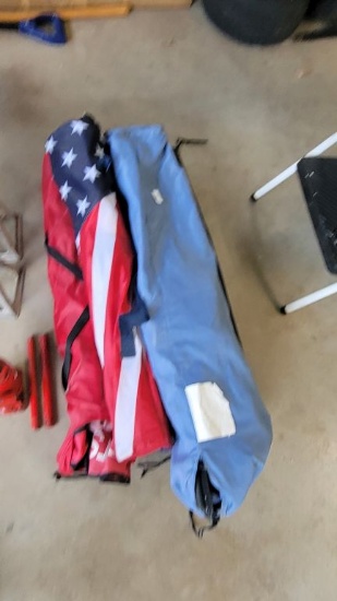 5 FOLDING CHAIRS
