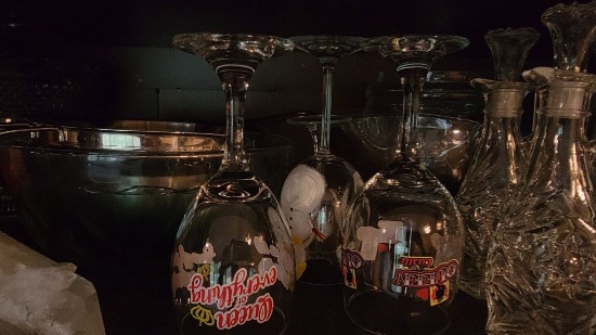 GLASS PICTURES AND DECANTE AND MORE