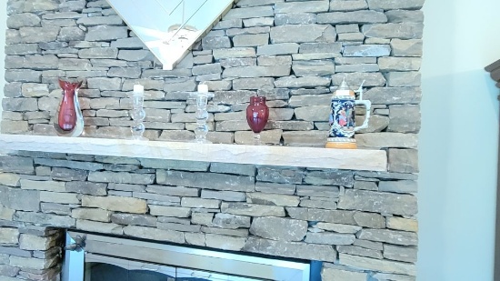 (5) DECORATIVE GLASSWARE ON TOP OF MANTLE
