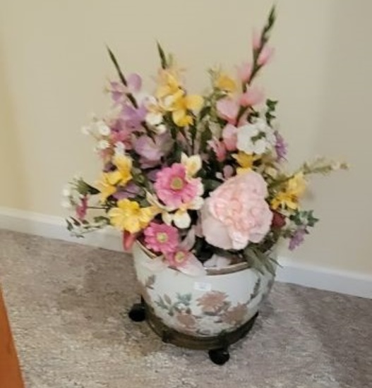 LARGE FLOWER POT WITH DECORATIVE FLOWERS
