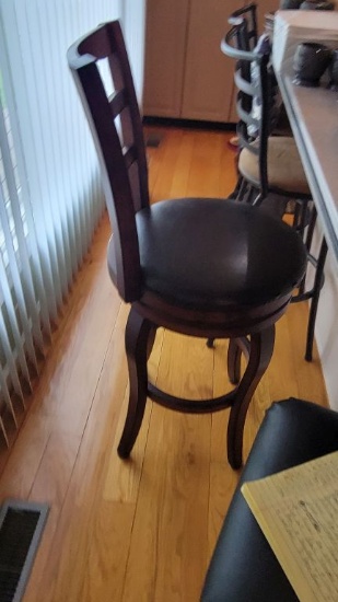 1 STRAIGHT BACK WOODEN CHAIR STOOL SWIVEL W/ BLACK LEATHER SEAT