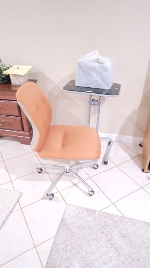 PORTABLE TRAY PLUS ROLLING OFFICE CHAIR