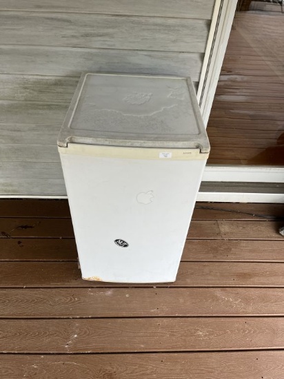 SANYO MINI FRIDGE