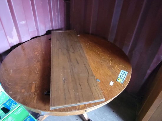 ROUND WOOD TABLE WITH EXTRA LEAF