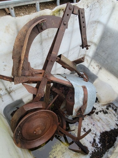 330 GAL TOTE WITH SEEDER, BIRDWELL ESTATE-SELLS ABSOLUTE