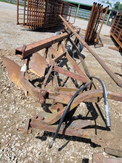 4 BOTTOM PLOW