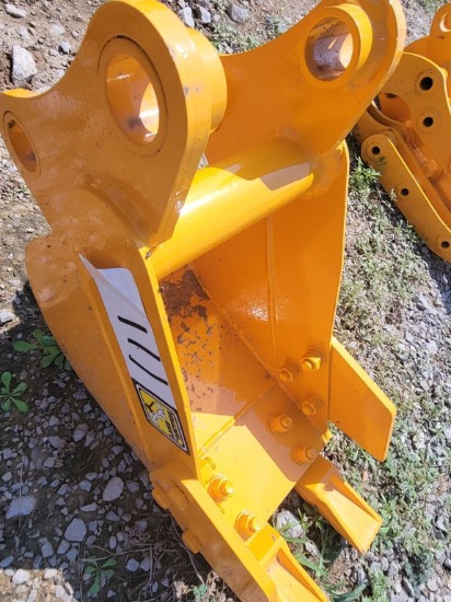 2026 FUTURE CAT 301 EXCAVATOR 8" NARROW BUCKET ATTACHMENT, SELLS ABSOLUTE