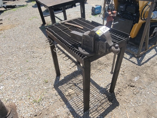 WELDING TABLE WITH VISE 36" L X 25"L X 36" T (ITEM FROM SHOP DISPERSAL) *SE