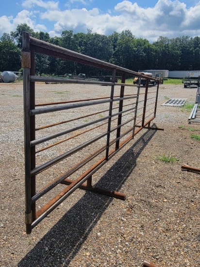 NEW 24' HEAVY DUTY FREE STANDING PANEL WITH 12' GATE *SELLS ABSOLUTE