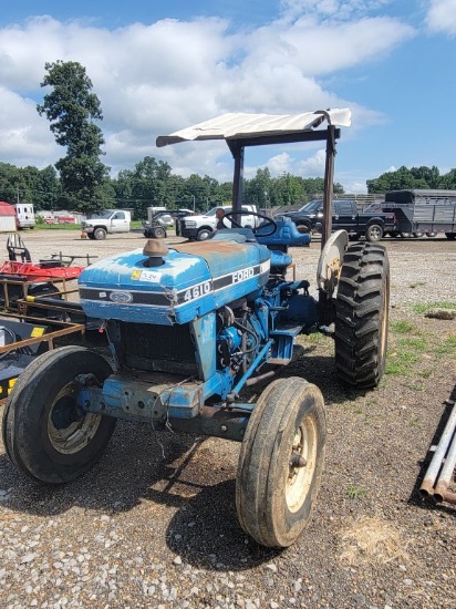 FORD 4610 TRACTOR, 1 SET OF REMOTES, DIESEL ENGINE, 2WD, HOURS SHOWING:1070