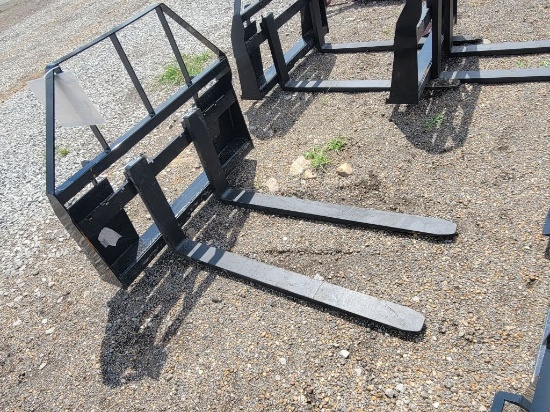 2026 Mower King Model:Sa Skid Steer Forks, Adjustable, Quick Attach, 4,000l