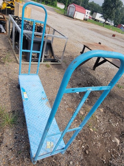 INDUSTRIAL CART (ITEM FROM SHOP DISPERSAL) SELLS ABSOLUTE