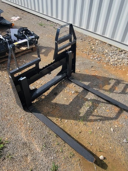 2026 Agt Model:Sscpf42-2200-Wff Skid Steer Forks, To Fit Forklift, 42in,220