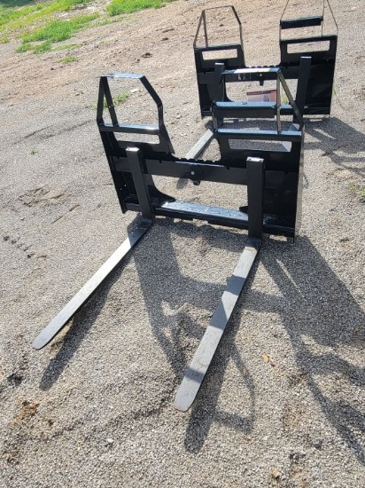 2026 Agt Model:Sscpf42-2200-Wff Skid Steer Forks, To Fit Forklift, 42in,220