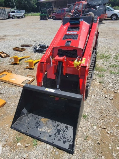 2026 Future Model:Ft-V1000 Skid Steer Loader, Engine: Kubota D1105-E4, Powe