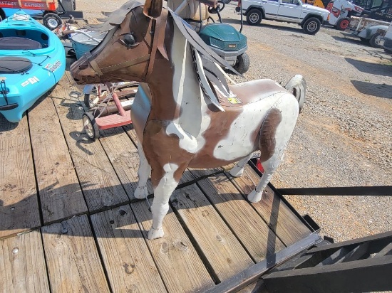 METAL HORSE STATUE, SELLS ABSOLUTE