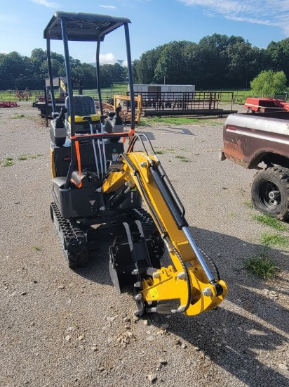 2026 Cfg Model:Mx15rx Mini Excavator, Rato ,13.5hp,8.6kw,With Pilot System,