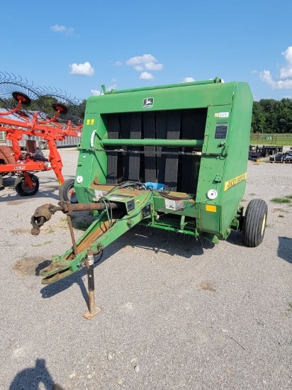 JOHN DEERE 546 ROUND BALER - SN: E00546X111013, PTO SHAFT IS ON IT