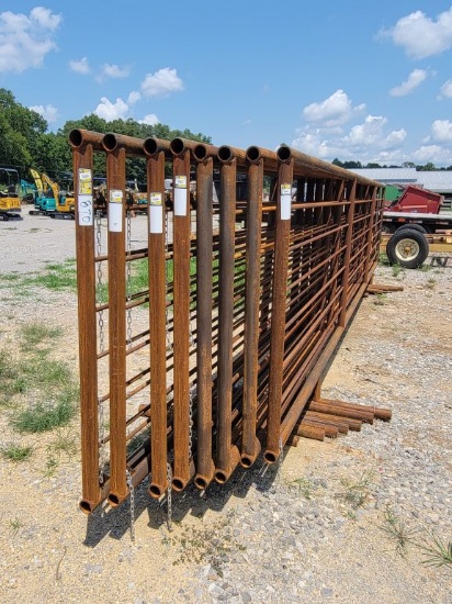 NEW 24' HEAVY DUTY FREE STANDING CORRAL PANELS (8) ((INV 35084-35091))