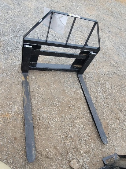 2026 MOWER KING MODEL:SA SKID STEER FORKS, ADJUSTABLE, QUICK ATTACH, 4,000L