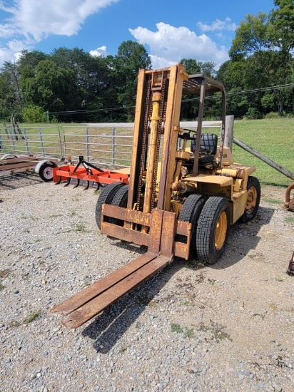 Clark Forklift, Inoperable, Gas Wisconsin Engine, Needs Carb And Battery