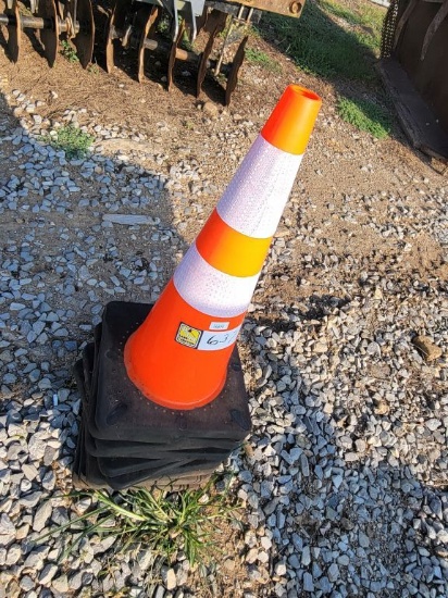 10 TRAFFIC CONES