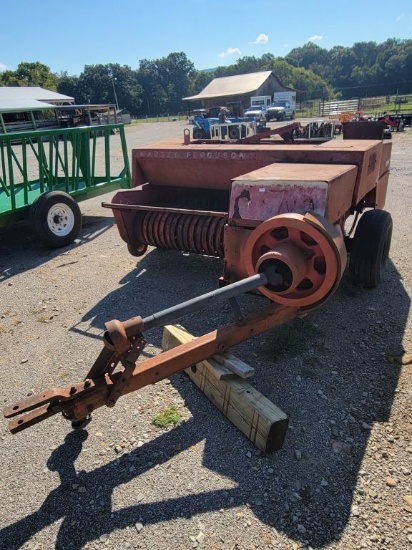 Massey Ferguson Square Baler 124, Model:Mf124, Sn:161188