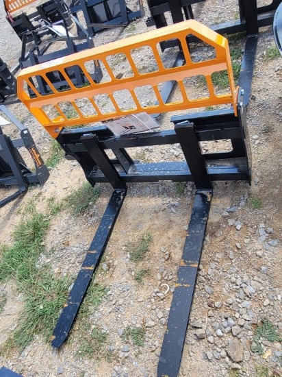 2026 LANDHONOR MODEL:PF-11-3500G PALLET FORK, 4,000 LB RATING, 42 IN LONG A