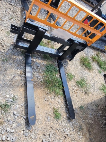 2026 LANDHONOR MODEL:PF-11-3500G PALLET FORK, 4,000 LB RATING, 42 IN LONG A
