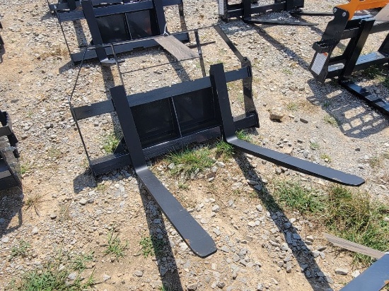 2026 LANDHONOR MODEL:MPF-11-2000G MINI SKID STEER PALLET FORK FRAME,210 LBS