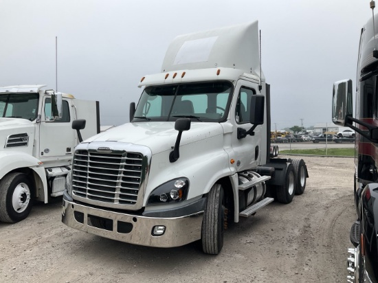 2016 FREIGHTLINER CASCADIA Serial Number: 3AKJGEDV8GDHG1046