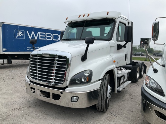 2016 FREIGHTLINER CASCADIA Serial Number: 3AKJGEDV0GDHG1008